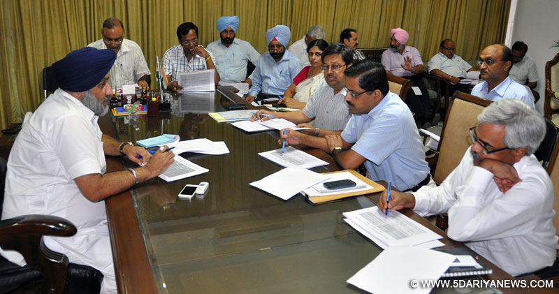 Sukhbir Singh Badal reviewing the status of ongoing sewerage projects in a high level meeting at Chandigarh on 8-9-2014