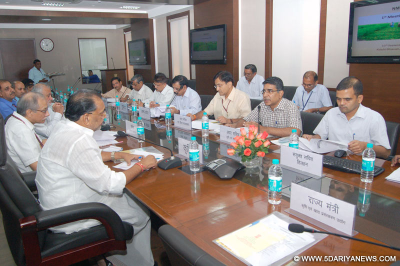 Radha Mohan Singh chairing the first meeting of the Executive Committee on National Mission on oilseeds and oil palm, in New Delhi on September 10, 2014