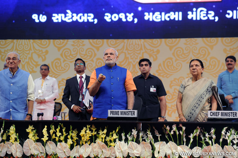 Narendra Modi launches Swavlamban Abhiyaan - new pro-poor initiatives of the Gujarat Government, at the Mahatma Mandir, in Gandhinagar, Gujarat 