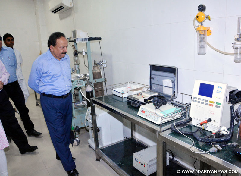 The Union Minister for Health and Family Welfare, Dr. Harsh Vardhan inspecting modern equipment used in treatment of mentally ill patients at National JALMA Institute for Leprosy and Mycobacterial Diseases, during his visit to Agra on October 07, 2014.