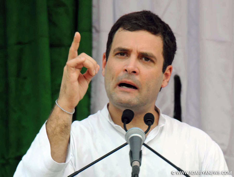 Maharashtra poll: Rahul fires salvo at Modi, BJP