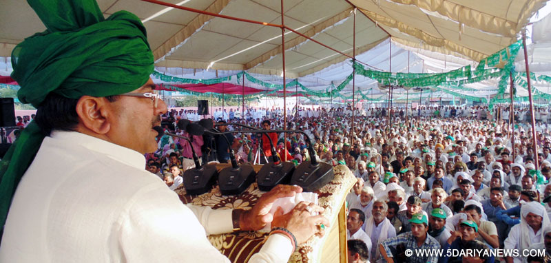 Like Hooda’s love for Kiloi, Modi’s only preference is Gujarat: Abhey Chautala