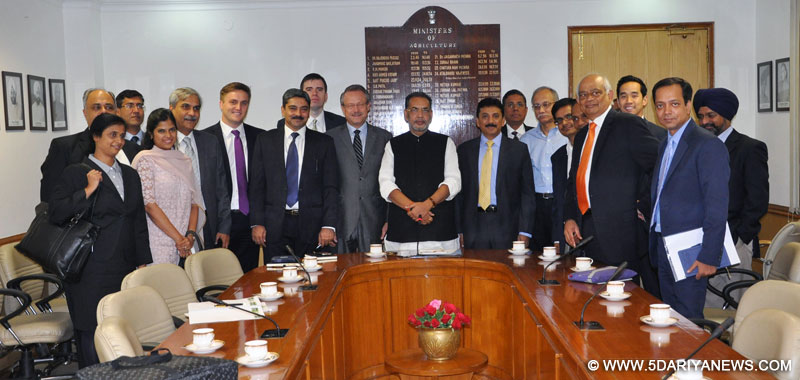  Radha Mohan Singh with the US India business delegation, in New Delhi on October 27, 2014.