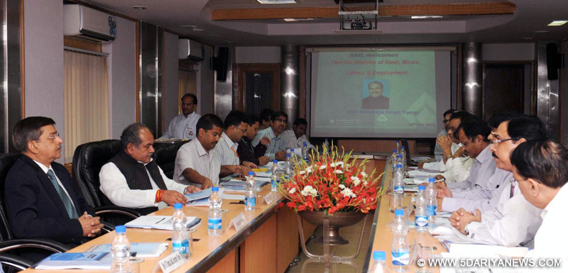 Narendra Singh Tomar chairing a review meeting of SAIL, in New Delhi on October 28, 2014.