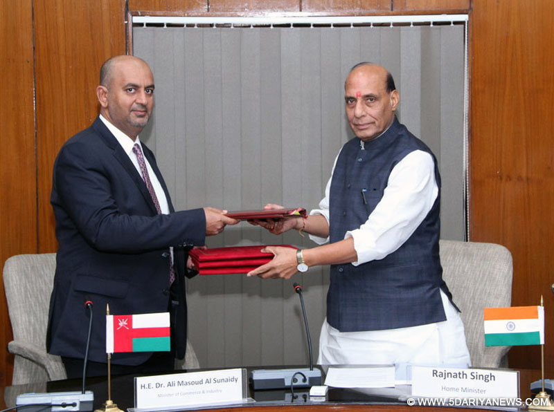 Rajnath Singh and the Minister of Commerce and Industry, Sultanate of Oman, Dr. Ali Bin Masoud Al Sunaidy signing the Mutual Legal Assistance Agreement in Criminal Matters between the two countries, in New Delhi 