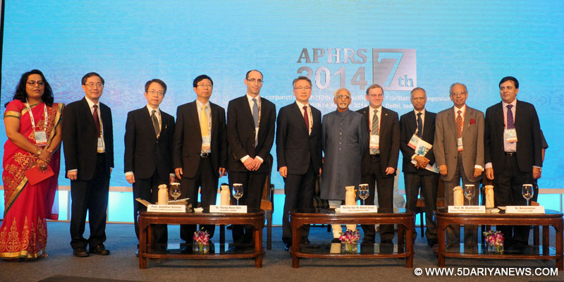 The Vice President, Mohd. Hamid Ansari at the inauguration of the “7th Asia-Pacific Heart Rhythm Scientific Session (APHRSS)”, in New Delhi on October 30, 2014. The President, APHRS, Dr. Young Hoon Kim is also seen.