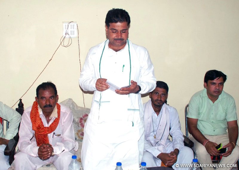 शिविर के बारे मे जानकारी देते सांगवान