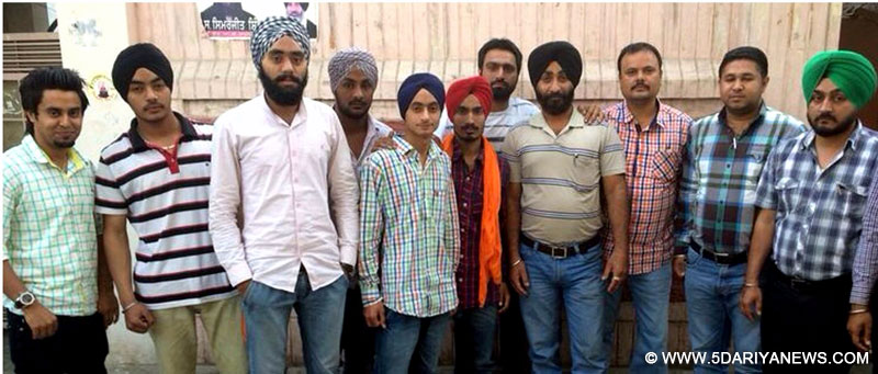 ਗੁਰੂ ਨਾਨਕ ਸੇਵਕ ਜੱਥੇ ਦੇ ਮੈਂਬਰ ਸਾਹਿਬਾਨ ਮੀਟਿੰਗ ਬਾਅਦ ਪੱਤਰਾਕਾਰਾਂ ਨੂੰ ਜਾਣਕਾਰੀ ਦਿੰਦੇ ਹੋਏ।